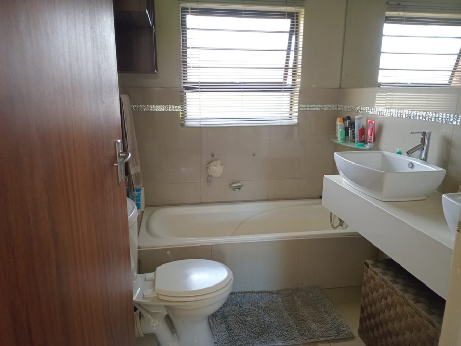 7 Bedroom Property for Sale in Bloemhof North West